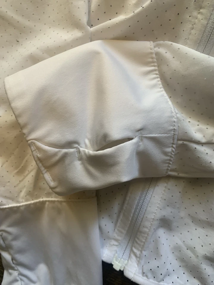 Chaqueta Nike Running Dri-Fit Malla Cremallera Completa Blanca con Logo Plateado Borde Para Mujer’s XL Foto 2 de 4