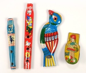 Sifflet rond en étain, bille en liège - Collection