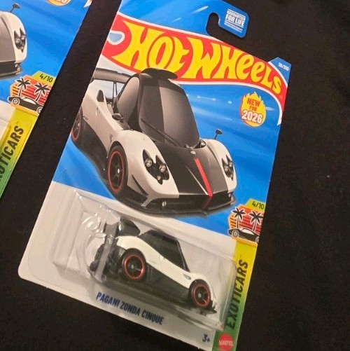 2026 HOT WHEELS PAGANI ZONDA CINQUE EXOTICARS 4/10 WHITE “TOONED