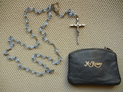 Rosary vtg. 1950-60s, royal blue crystals, Mary/child tag Italy, cross, LHR case