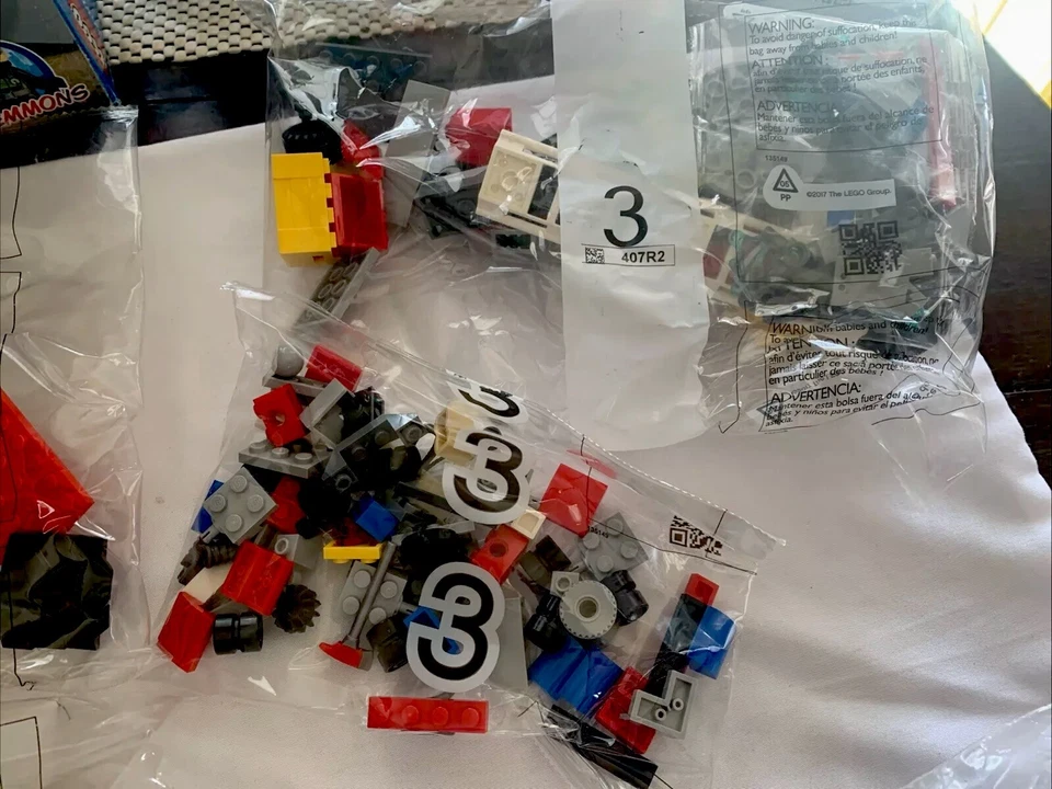 LEGO CITY Bomberos 60321 RETIRADO Set con 7 Minifiguras, Placas de Carretera, Gatos Foto 4 de 4