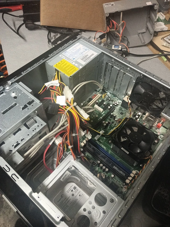 HP Pro 3015 MT - AMD Athlon II X3 440 - 2GB RAM hard Disk Da 250gb - Immagine 2 di 4