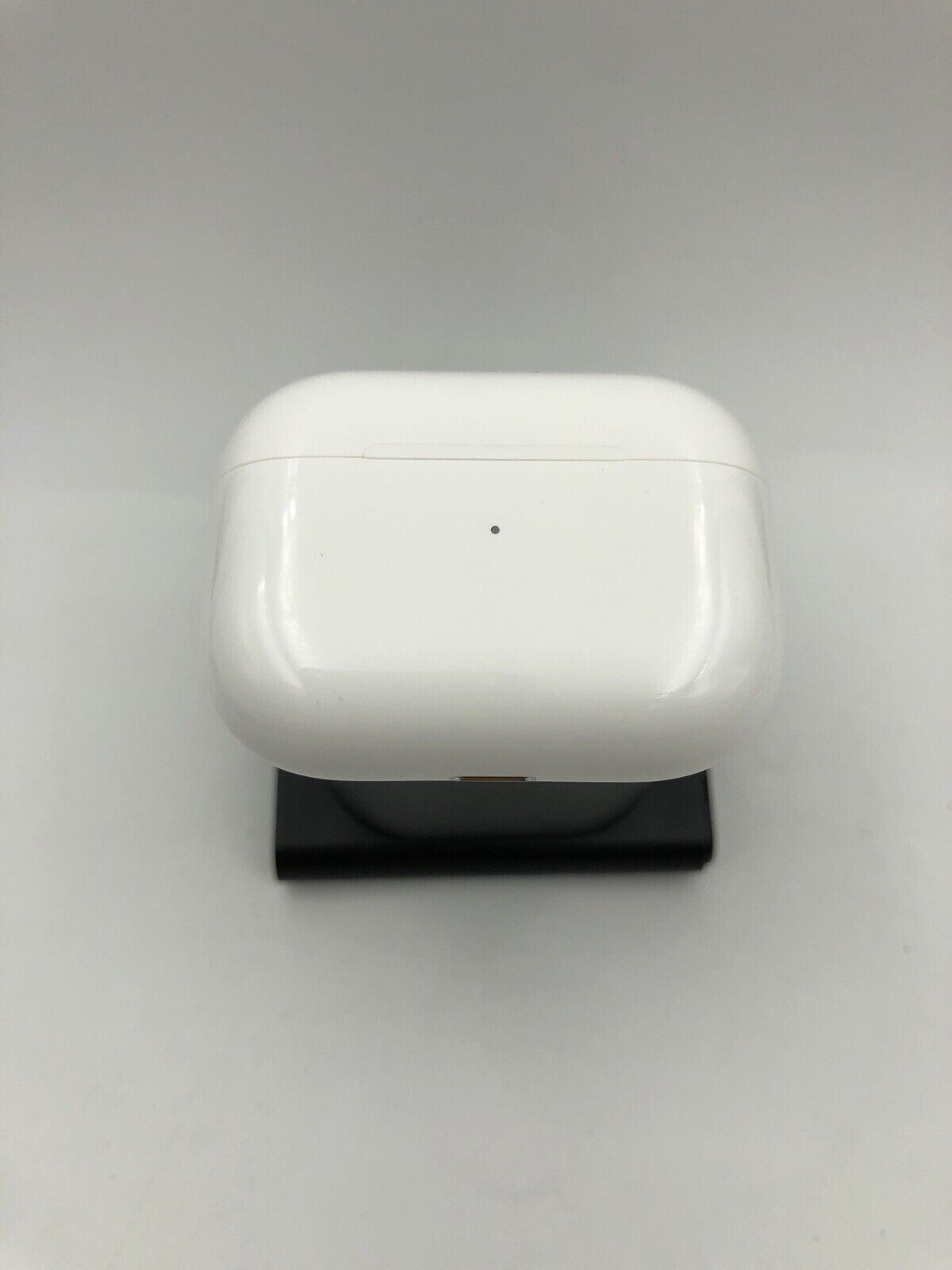 Apple AirPods Pro A2190 Wireless Charging Case Only Grade A Restored-image