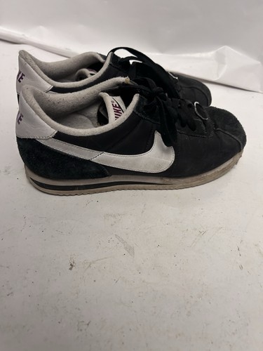 Nike purple black and white sneakers women 8 US - Picture 2 of 6