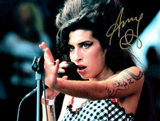 Amy Winehouse  Autogrammfoto als Artcard