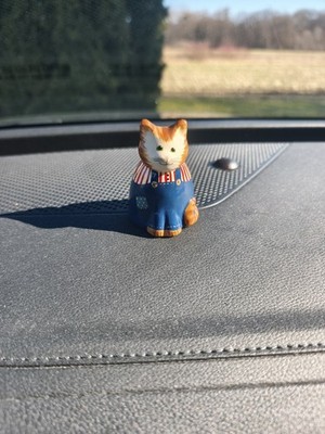  Vintage Wonderland Miniature ''Katze in Latzhose''   Garry Van Heyr, 2000, Dorset