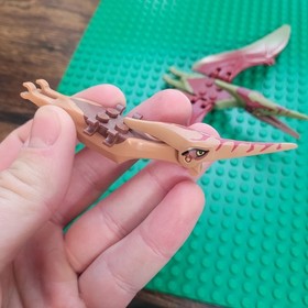 LEGO Jurassic World PTERODACTYL Minifigure Dinosaur Green Red Pteranodon. READ