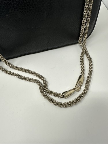 Borsa media con patta VALENTINO in pelle nera con chiusura glam - catena a tracolla in metallo - Foto 8 di 14