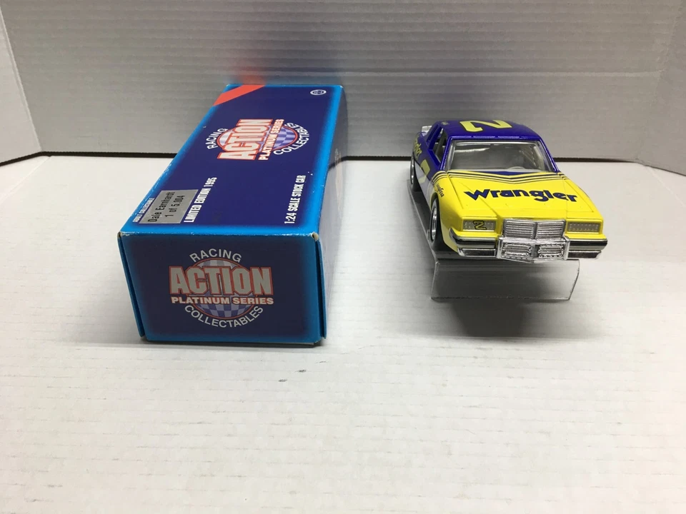 ЛИТАЯ МОДЕЛЬ DALE EARHARDT NO2 WRANGLER 1981 PONTIAC 1:24 ACTION - Изображение 3 из 4