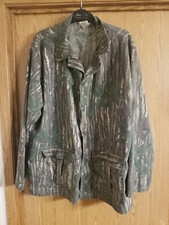 Realtree Green leaf camo. Large. USA made by Prestige. 42-44 chest. Fatigue. B6