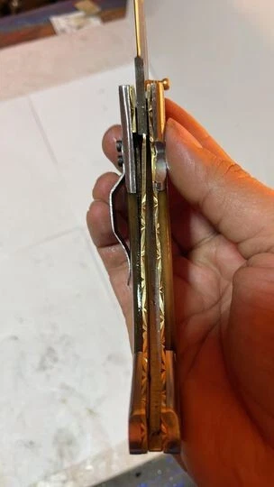 Navaja de Bolsillo Damasco 4" con Mango Grabado Cuchillo Plegable de Caza Personalizado Foto 2 de 4