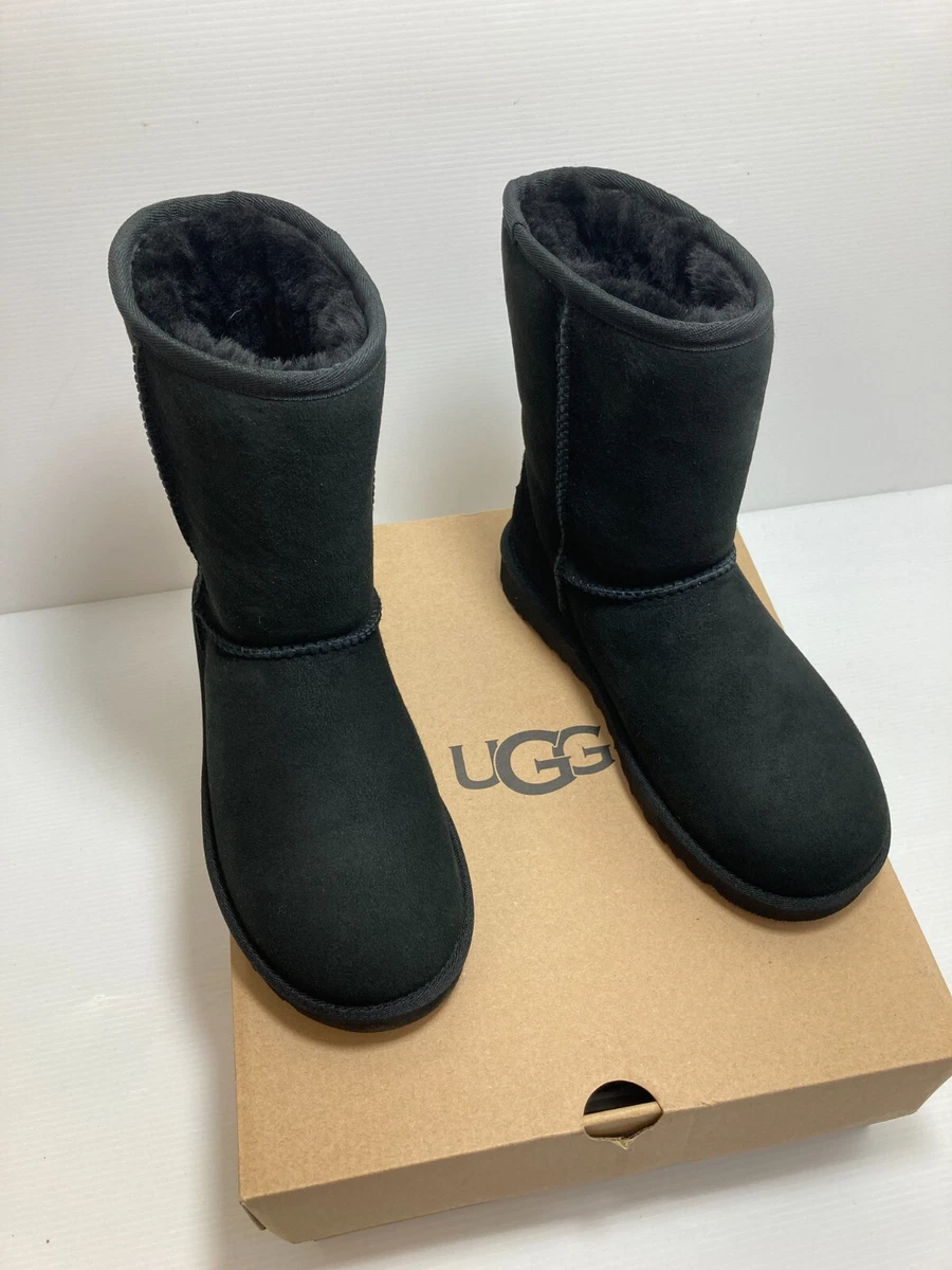 UGG Classic Short II Women's Boots in Black G/A w/ Box 1016223