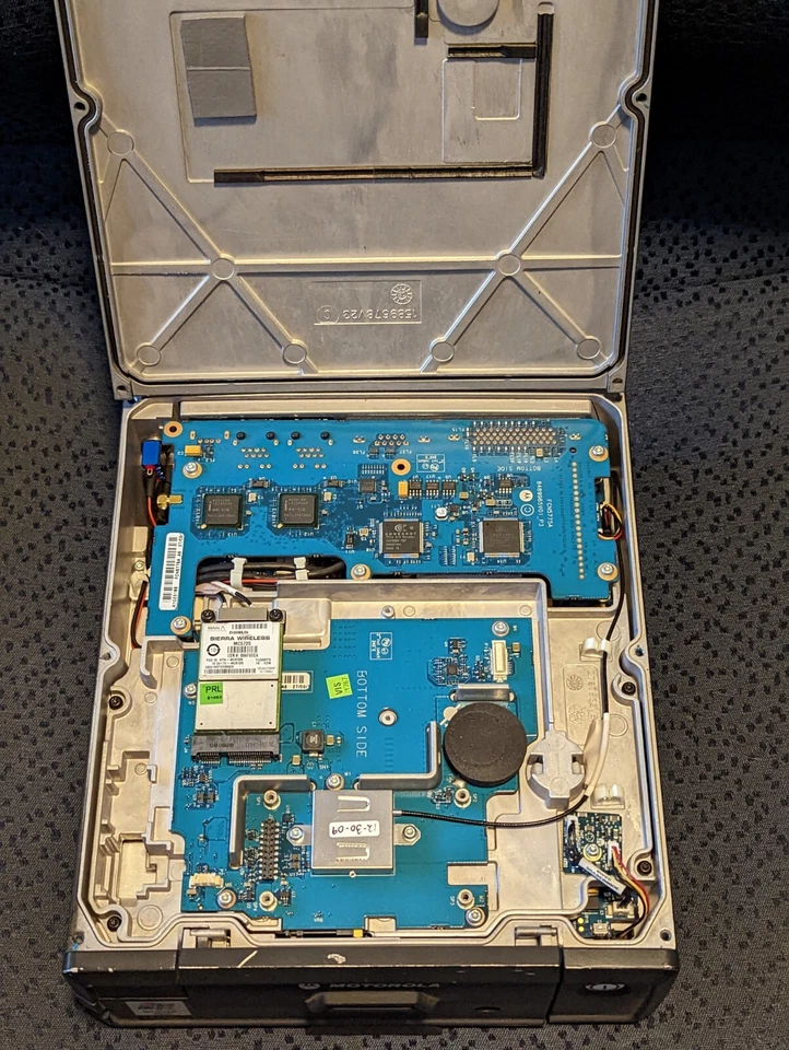 Estación de trabajo Motorola F5208A (MW810) USADA, arranca a BIOS, prueba OK, SIN DISCO DURO/CABLES Foto 4 de 4
