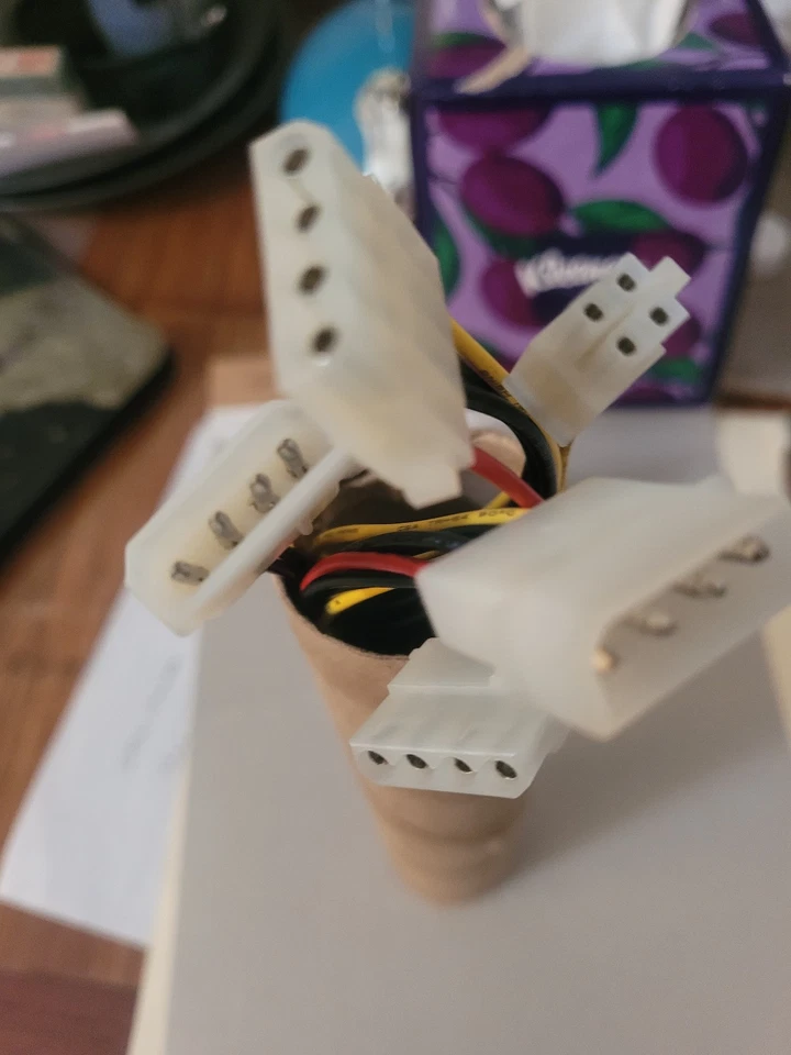 3 pin fan adapter to Molex fan adapter. - Image 4 of 4