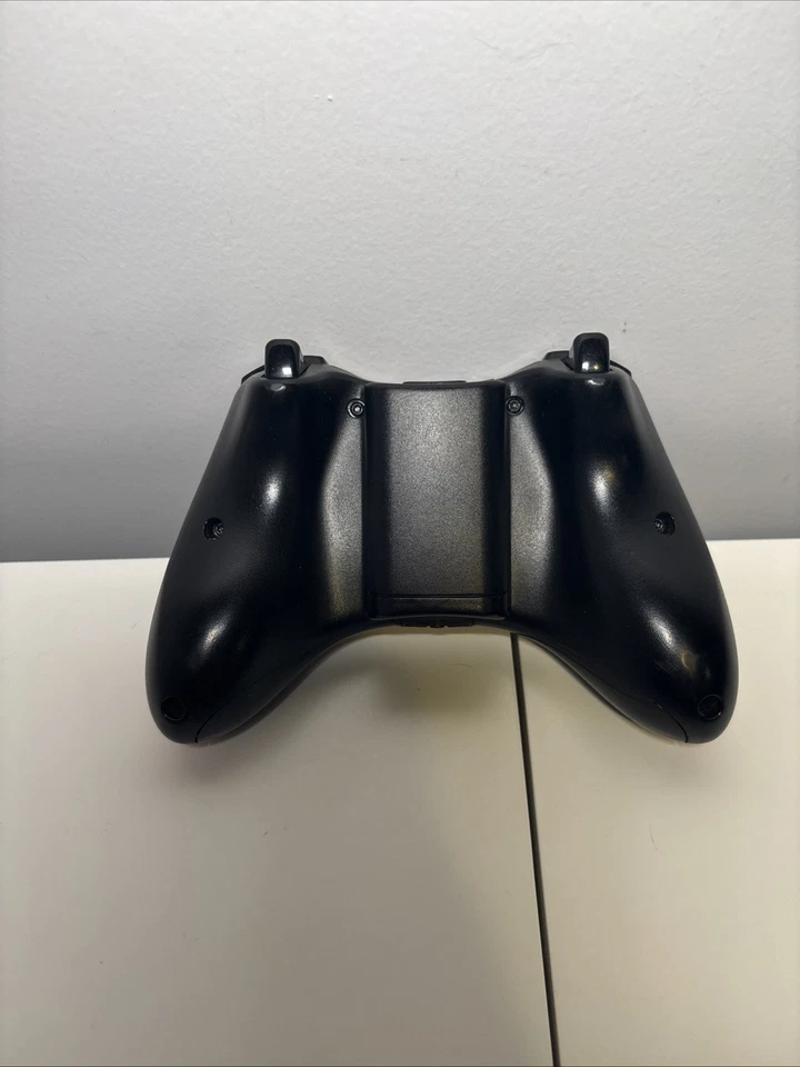 Rare Xbox 360 Controller Tomb Raider Red - Fully tested, Works Great - Image 2 of 4