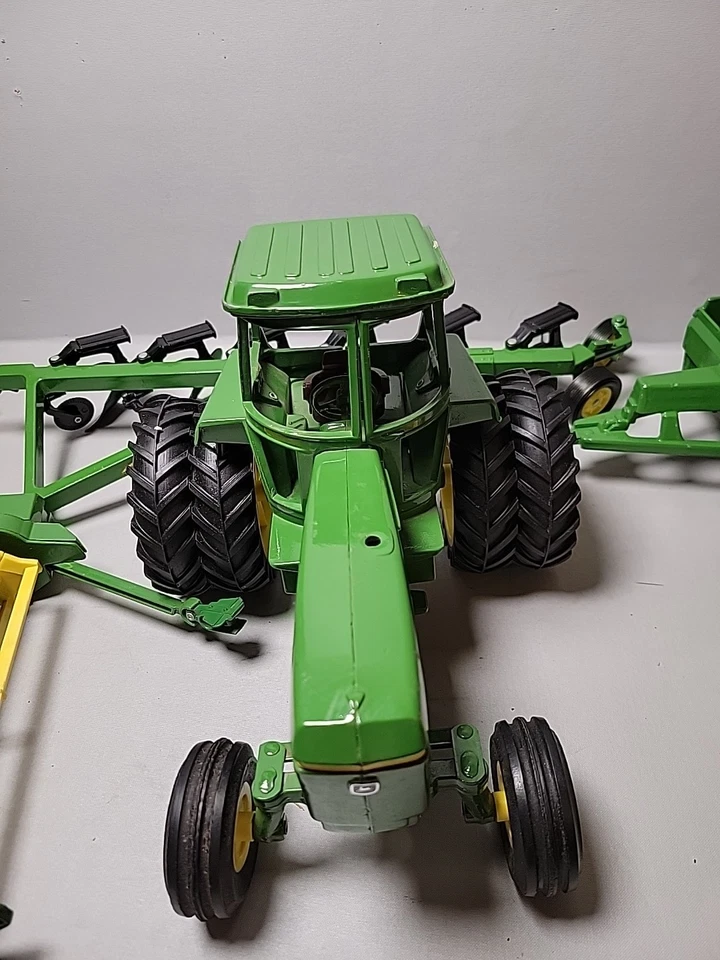 Lote de tractores, empacadoras, sembradoras, sembradoras Ertl vintage John Deere escala 1:16, ++ Foto 2 de 4