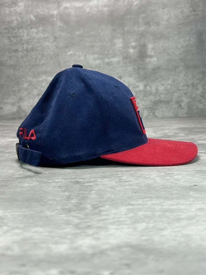 Sombrero vintage años 90 Fila bordado logotipo dos tonos con tirantes OSFA Foto 3 de 4