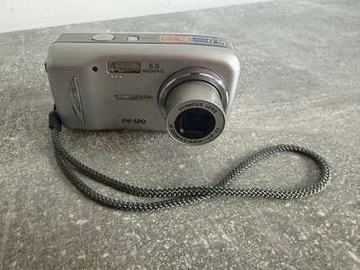 Olympus FE-120 Digitalkamera 6 MP Silber 3x Optical Zoom
