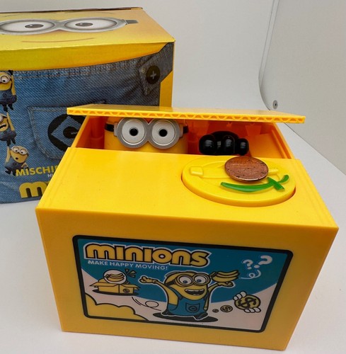 Despicable Me Minions Electronic Piggy Bank Mischief Coin Stealing Musical Bank - Picture 3 of 6