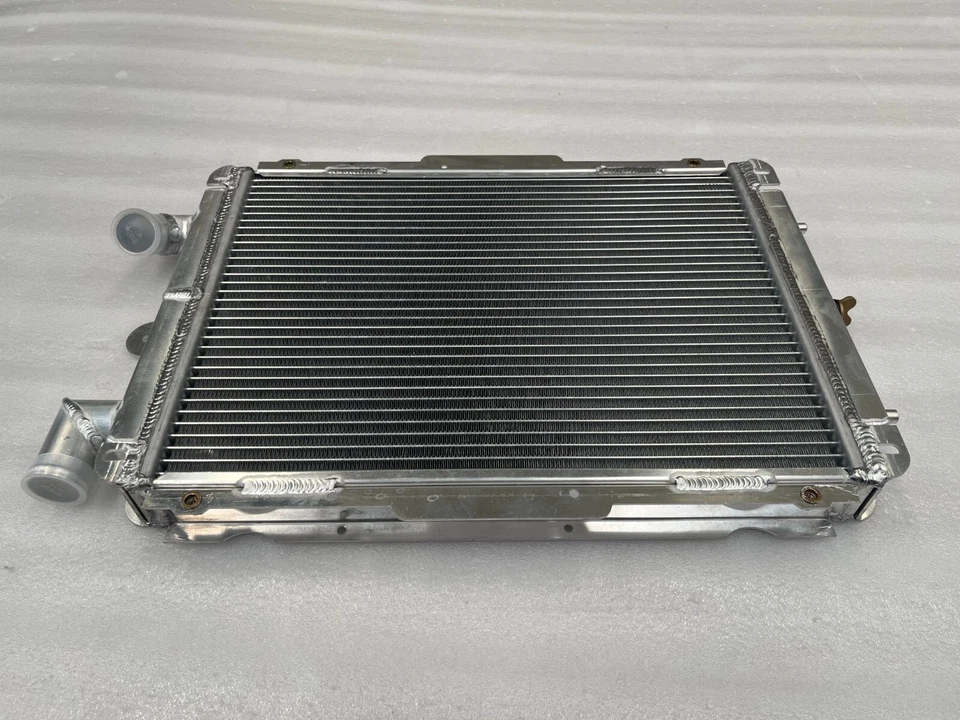 👍ПРАВОСТОРОННИЙ радиатор подходит для Ferrari 355 F355 3,5 л 1994-1999 полностью алюминиевый - Изображение 4 из 4