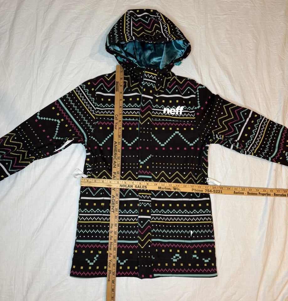 NEFF Women’s Snowboard Hooded Jacket Pac-Man Design Medium - Image 3 of 4