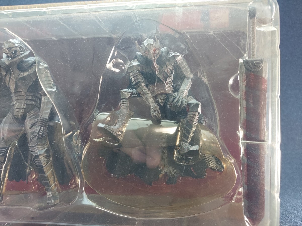ART OF WAR Berserk Guts-Armored フィギュア BERSERK Guts : Armored Figure Young Animal Limited Edition ART OF