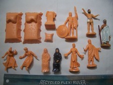 13 RARE ATLANTIC ROMANS BEDS 1/32 54MM 60MM PLASTIC PLAYSET