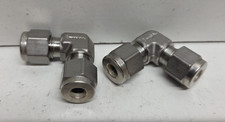 LOT OF 2 NEW NO BOX SWAGELOK 1/4" TUBE OD UNION ELBOWS SS-400-9
