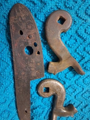  ANTIQUE GUN LOT 2  Engraved hammers for muzzle loader ball in cap& side plate 