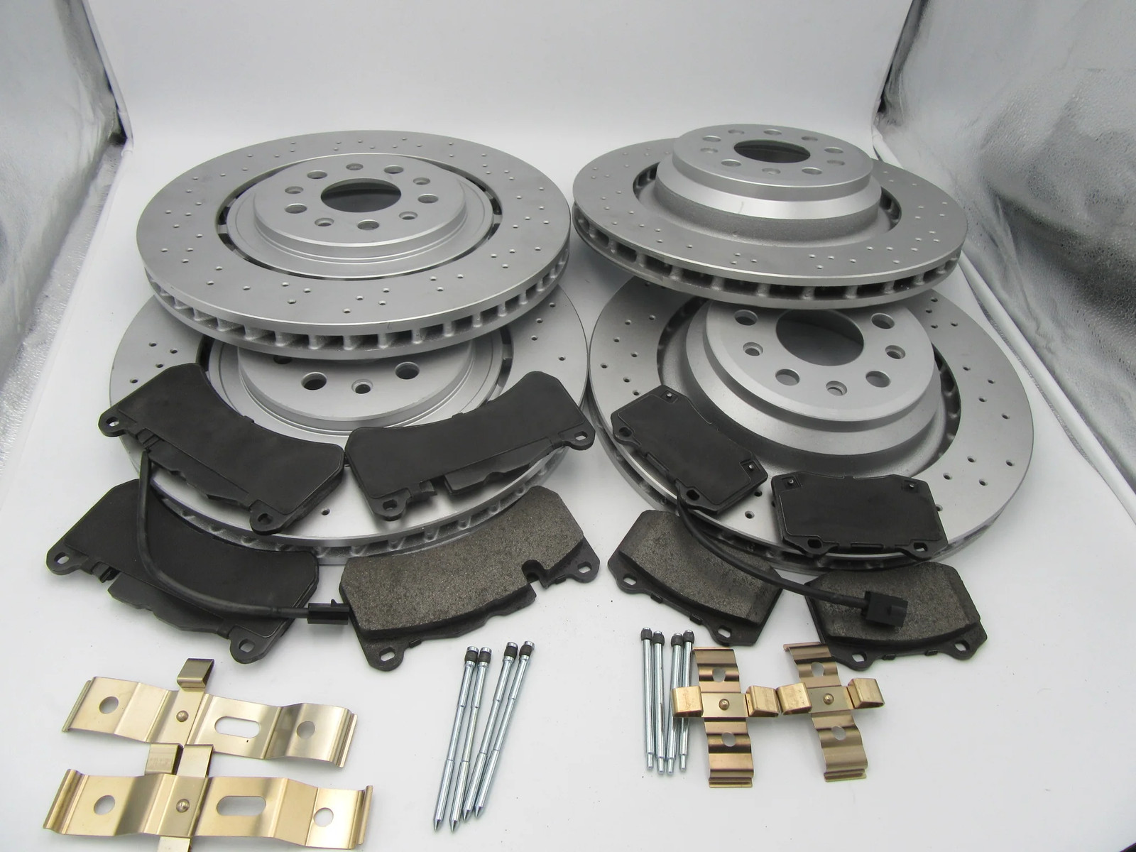 Maserati Ghibli Sq4 Quattroporte Front Rear Brake Pads Rotors HIGH PERFORMANCE