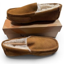 Koolaburra by UGG Tipton Mens 9 Chestnut Suede Faux Fur Slippers 1105893 New