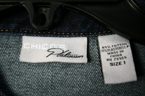 Chicos Platinum Stretch Blue Denim Snap Close Jean Jacket Ruffles Pockets Size 1 - Picture 7 of 7