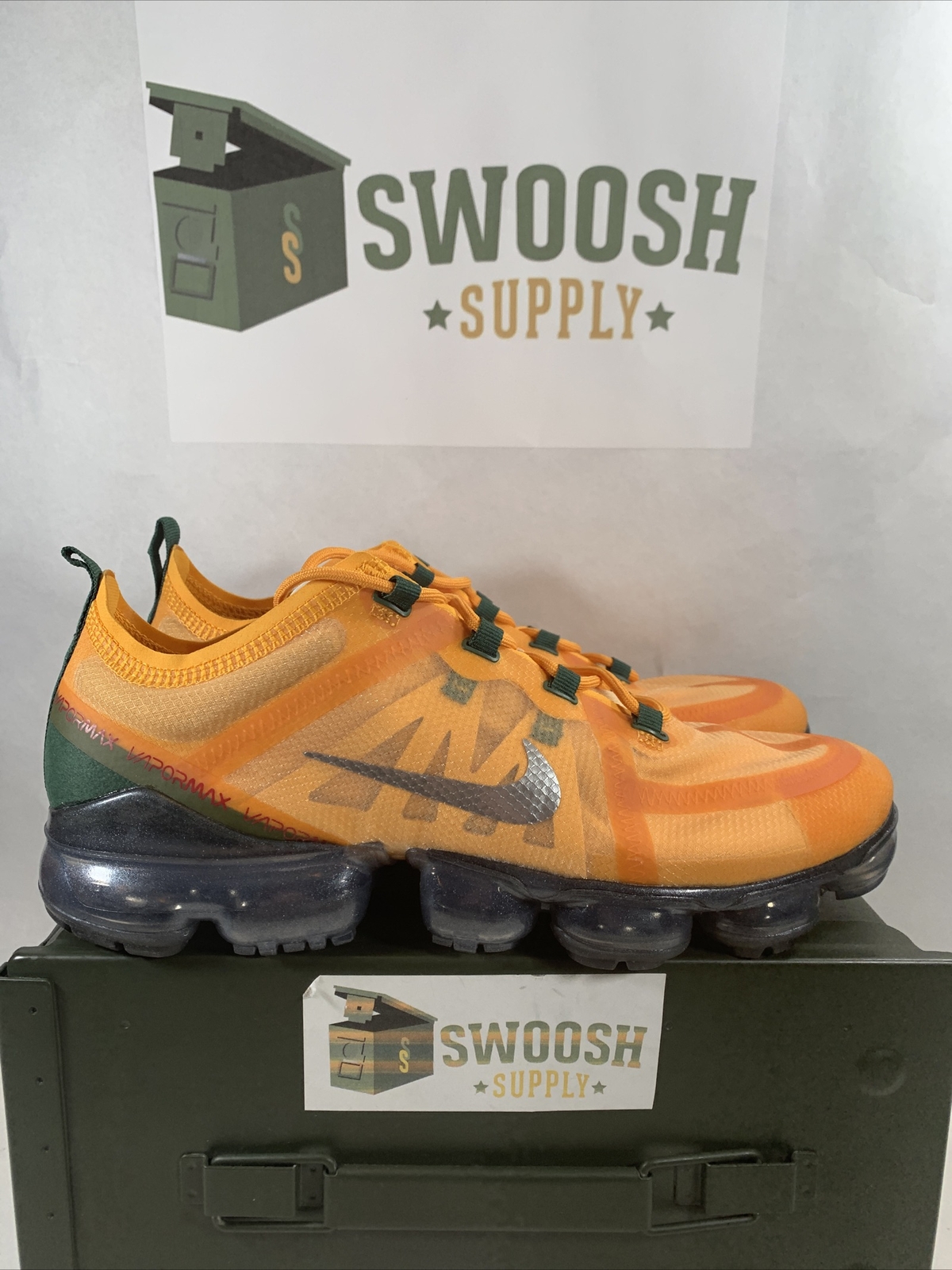 men orange vapormax