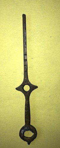 Agujero de hora aserrado antiguo de latón para relojes de la Selva Negra I - Imagen 2 de 2