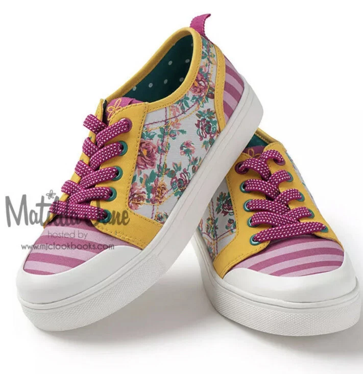 Matilda Jane shoes Size 8 Foot Race Sneaker Moments with you Shoes 28372A