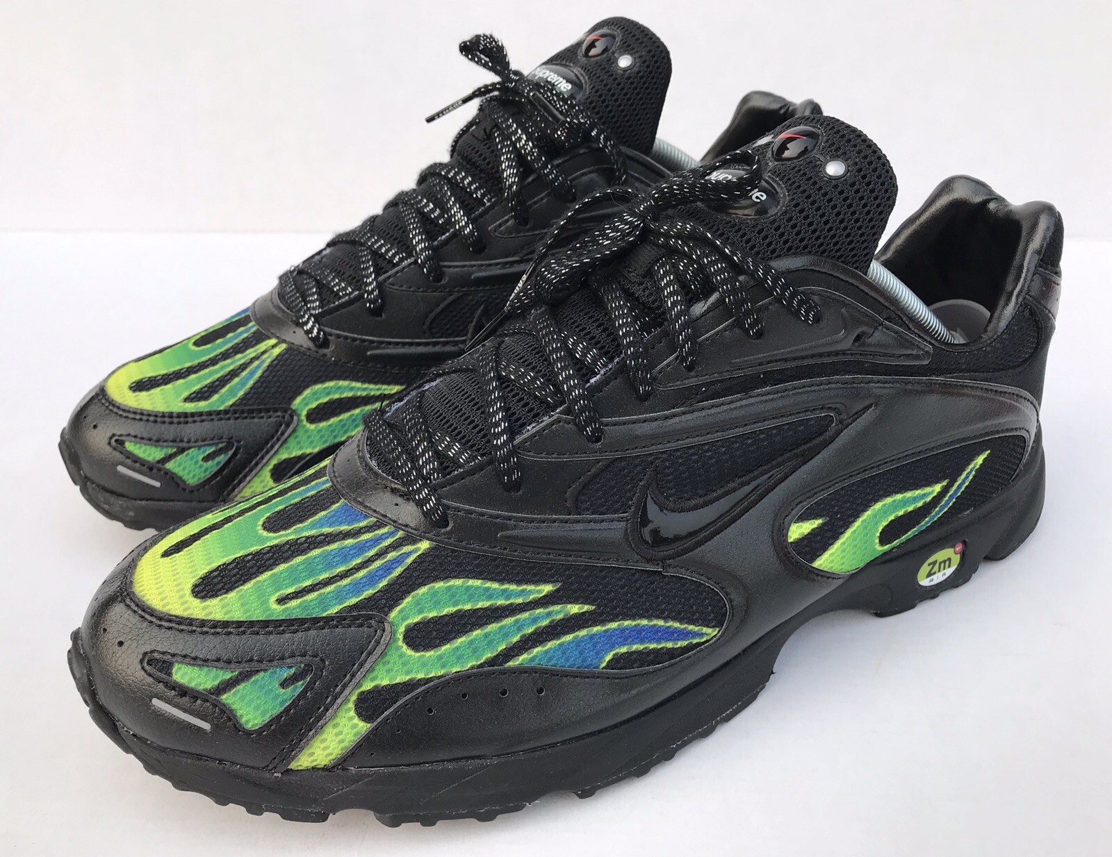 supreme nike spectrum