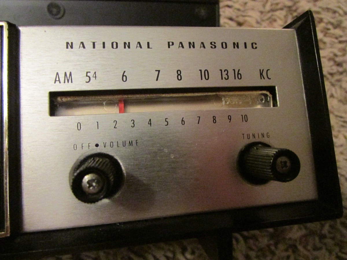 Vintage National Panasonic R-7 AM 6 Transistor Tabletop Radio