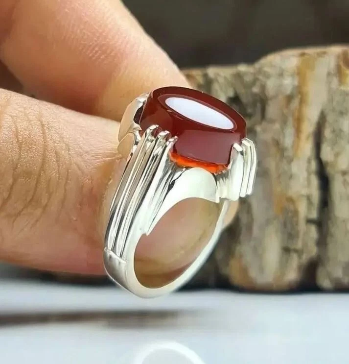 Hermoso anillo Aqeeq de ágata marrón natural de plata de ley 925 para hombre Foto 2 de 2
