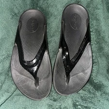 OOFOS Women’s Black OOlala Sandals Size 6 / EU 37 – Lightweight Recovery