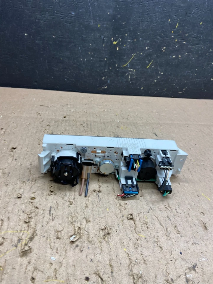 Panel de control climático Chevrolet Express 1500 2500 3500 2008-2010 T6337 DG Foto 4 de 4