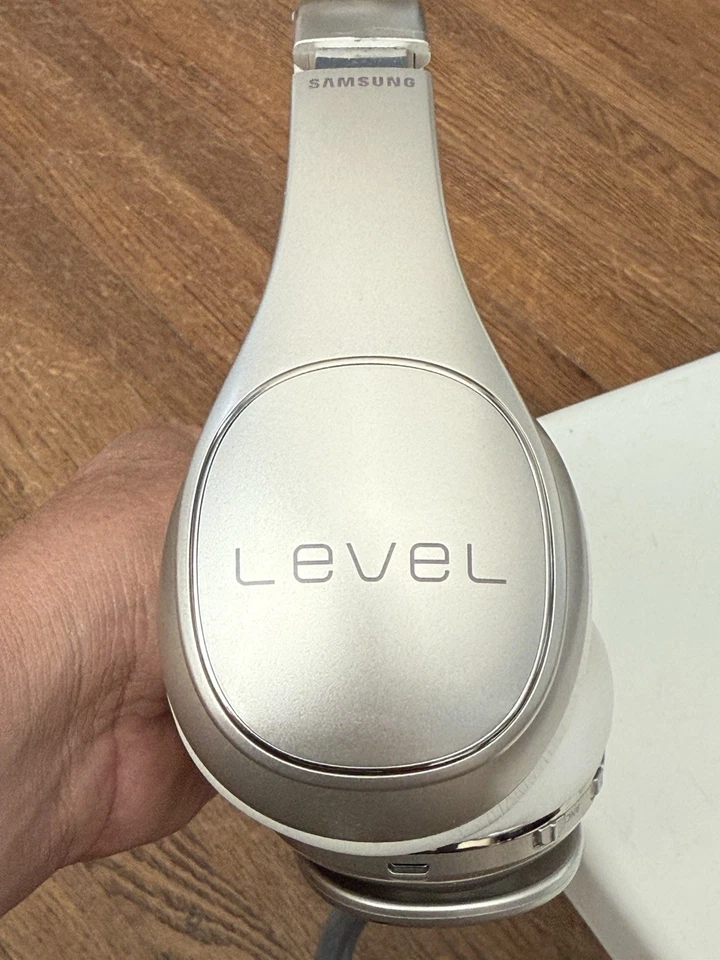 Auriculares Bluetooth Samsung Level On Wireless Pro - Dorados (EO-PN920CFEG) Foto 3 de 4