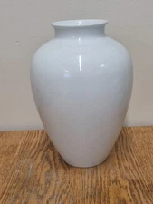 Vintage Heinrich Germany White Porcelain Vase – Mid-Century Elegance, Crown Mark