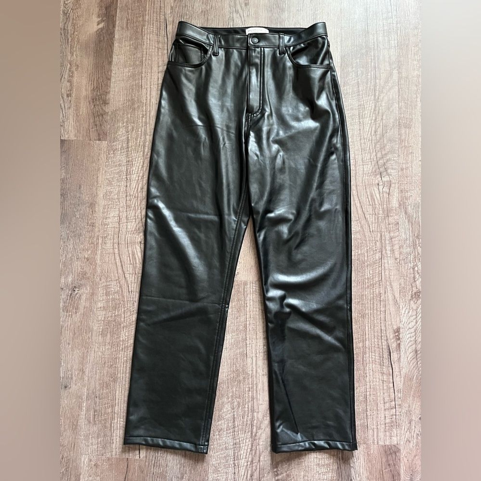 Abercrombie 90s Ultra High Rise Black Straight Leg Pleather Glossy Jeans Size 12