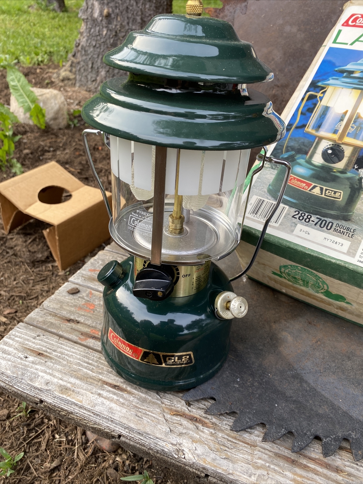 New 684 COLEMAN MODEL 288 700 CL2 DUAL MANTLE LANTERN