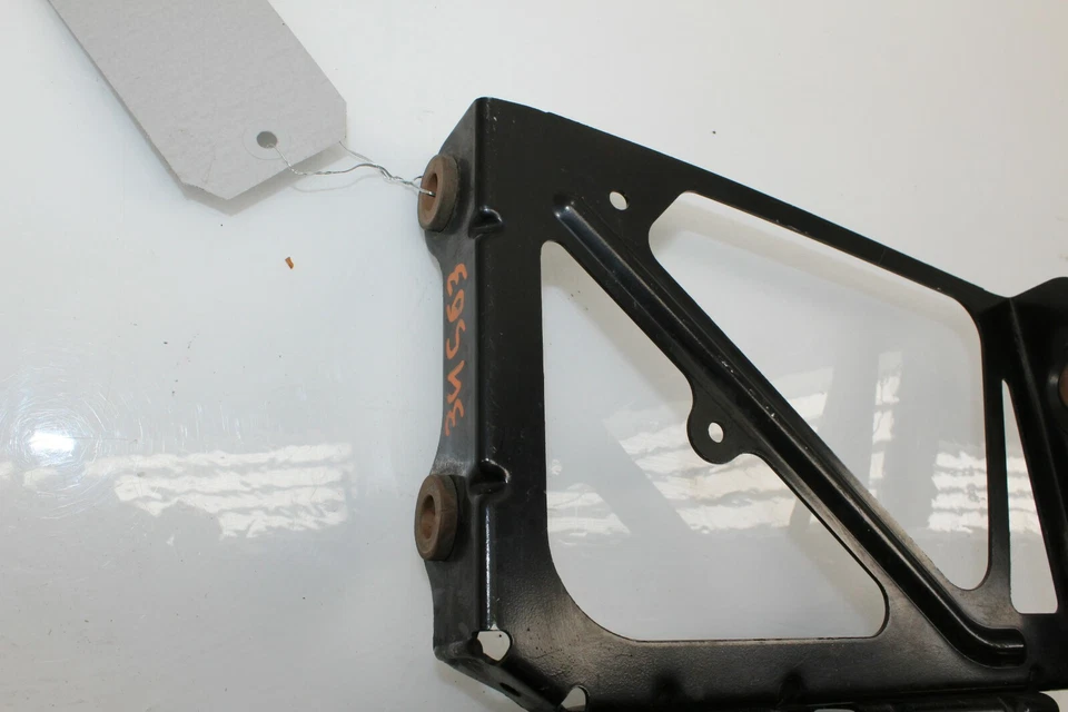 Suporte auxiliar de montagem para radiador Audi S6 S7 2013-2018 fabricante de equipamento original - Imagem 2 de 4