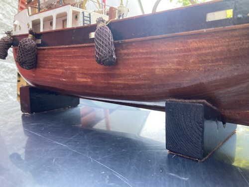 Modellino barca da pesca vintage in legno con dettagli 24”x12”x6”in - Foto 7 di 18
