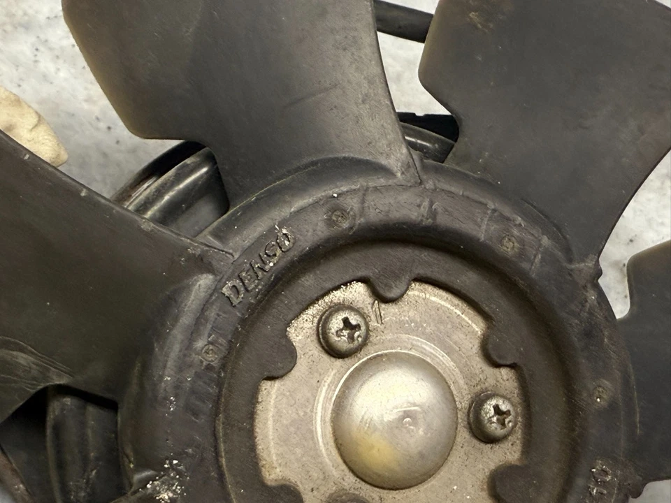 2002 Suzuki GSXR6 радиатор охлаждения вентилятор двигателя охлаждающей жидкости GSXR 600 02 - Изображение 3 из 4