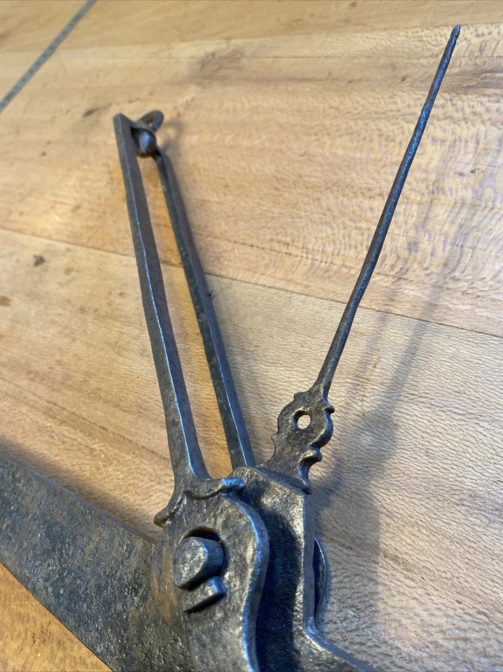 3 old tool / outil ancien BALANCE A FLÉAU FORGÉ XVIIIe DÉCORÉ * - Photo 3/4