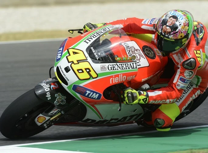 Minichamps 1/8 Valentino Rossi Model Diecast Helmet Ducati Mugello 2012 - Image 3 of 3