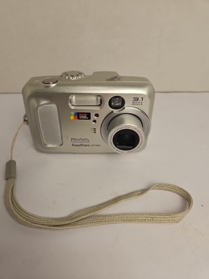Kodak EasyShare CX7330 3.1MP Digital Camera Silver For Parts Or Repair 